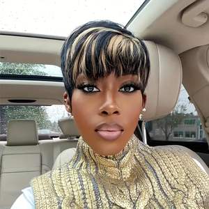 Perruque <span class=keywords><strong>courte</strong></span> <span class=keywords><strong>de</strong></span> type pixie en <span class=keywords><strong>cheveux</strong></span> humains TOP1 pour femmes noires, couleur noire et blonde, <span class=keywords><strong>coupe</strong></span> <span class=keywords><strong>de</strong></span> <span class=keywords><strong>cheveux</strong></span> <span class=keywords><strong>courte</strong></span> en couches, perruque sans colle <span class=keywords><strong>avec</strong></span> <span class=keywords><strong>frange</strong></span> - Product Image 1