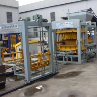 Machine à fabriquer des briques en béton de petite taille QT4-15 pour les projets de construction