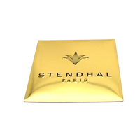 Étiquette en aluminium 3D personnalisée en relief, plaque métallique durable gravée sur mesure avec logo pour bouteilles de parfum et boissons, emballage carton