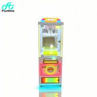 Mini machine à griffes compacte en métal, type arcade, avec système de paiement sans espèces par QR, pour attrape-poupées, bonbons, cadeaux et boîtes de récompenses, CE
