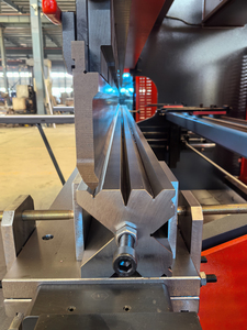 Delem DA53TX Prensa Hidráulica Freio 200 Ton Hidráulica 3 Medidor 4 + 1 Eixo Cnc <span class=keywords><strong>Press</strong></span> Brake - Product Image 5