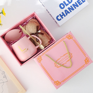 Set Regalo Promozionale Speciale 2027 <span class=keywords><strong>per</strong></span> Matrimoni: Tazza e Orsetto Carino <span class=keywords><strong>per</strong></span> Ospiti, Regalo di Compleanno <span class=keywords><strong>per</strong></span> Fidanzate - Product Image 1