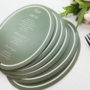 Échantillon gratuit Cartes de menu en acrylique transparent imprimées de couleur vert foncé élégante avec pompon pour la décoration de fête et de restaurant - Product Image 3