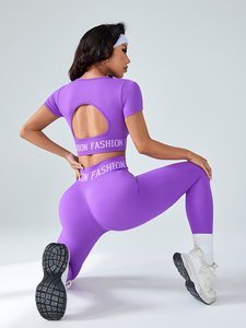 महिला स्लिम फिट जिम लेगिंग छोटी आस्तीन फसल शीर्ष योग सेट योग ने सामने के लोगो प्रिंट - Product Image 5