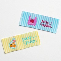 Étiquettes de col personnalisées en polyester écologique tissé, motif dessin animé pour fabricants de vêtements pour enfants, étiquettes à coudre pour vêtements d'enfants