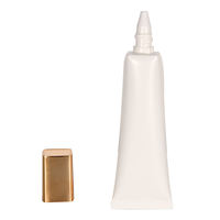 Tubes cosmétiques en plastique carrés avec pompe pour crème pour les mains ABL Essential Soft Square, tubes à lèvres en plastique carrés