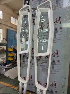 Panneau de signalisation vertical sur pied en acier IP65 pour la signalisation des allées et des magasins dans les centres commerciaux - Product Image 4