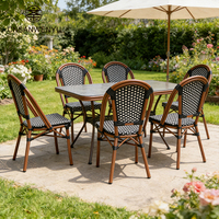 Chaises de bistrot françaises noires et blanches pour l'extérieur, pour hôtel, événement, jardin, terrasse, café, meubles en aluminium et en rotin
