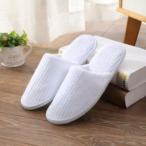 Zapatillas desechables gruesas para invitados para hoteles, posadas y uso doméstico, especialmente diseñadas para salones de belleza al por mayor - Product Image 1
