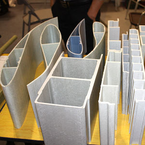 บริการผลิตและปรับแต่งโปรไฟล์รูปตัวยู TOPFRP FRP Pultrusion พร้อมคุณสมบัติป้องกันไฟและป้องกันการกัดกร่อน รวมถึงบริการเชื่อม ตัด และดัด - Product Image 3