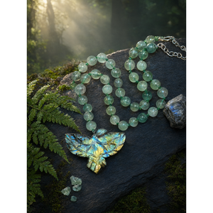 Collier Mala en perles de fluorite verte avec pendentif Phénix en labradorite - Embrassez la transformation et la renouvellement - Product Image 3