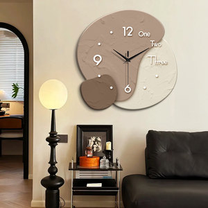 Horloge murale analogique créative et silencieuse pour salon, design original en forme d'extraterrestre, décoration intérieure - Product Image 3
