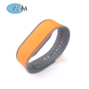 Pulsera RFID Ajustable de Silicona para Adultos de Doble Color, Regrabable, con UID Modificable de 13.56Mhz, Modelo S50 - Product Image 4
