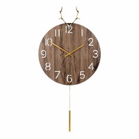 Jam Dinding Modern Nordic Kontemporer Satu Sisi Tahan Air Motif Tanduk Rusa dengan Pendulum, Jarum Kayu Senyap, Bercahaya dalam Gelap