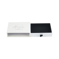 Confezione Cosmetica di Alta Gamma: Scatola Rigida a Cassetto con Laminazione Opaca Goffrata e Design a Estrazione con Manicotto in Carta