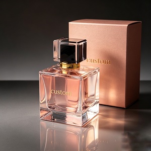 Flacone di Profumo Quadrato <span class=keywords><strong>Rosa</strong></span> Trasparente da 30ml all'Ingrosso con Tappo Nero in Cristallo e Confezione Regalo Personalizzata in Oro <span class=keywords><strong>Rosa</strong></span> - Product Image 2