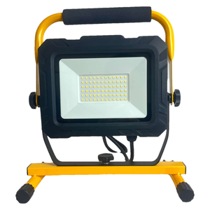 Projecteur LED portable rechargeable professionnel 30/50/100 Watts pour ateliers, bureaux, jardins, IP54, corps en aluminium, AC - Product Image 3