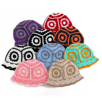 Topi Rajut Wanita Buatan Tangan Motif Bunga Lucu untuk Luar Ruangan, Topi Rajut Ikan Bergaris Bunga yang Imut, Beanie Rajut