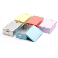 Boîte de rangement rectangulaire personnalisée en fer blanc recyclable pour emballage alimentaire, avec fermeture à boucle, idéale pour chocolats, snacks, gâteaux, bonbons et biscuits