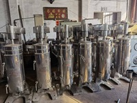 Centrifugeuse tubulaire spécialisée pour matériaux à haute viscosité, idéale pour l'huile d'olive épaisse, les produits laitiers concentrés et les huiles industrielles usagées