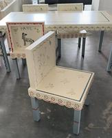 Ensemble table et 4 chaises en bois pour enfants, animaux du zoo peints à la main