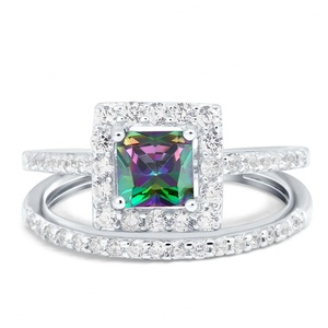 Anillos de Compromiso y Matrimonio de Dos Piezas con Halo, Chapados en Oro Blanco de 10K, con Topacio Místico Corte Princesa y Circonitas Cúbicas Arcoíris - Product Image 1