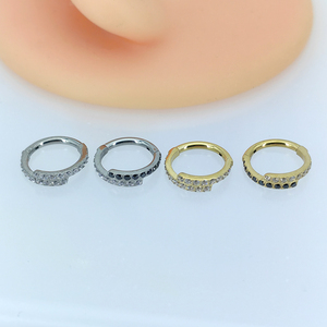 Calendo Offerta Speciale Anello Segmentato Incernierato in Titanio ASTM F136 Lucidato a Specchio con Zirconi Laterali per Piercing Septum e Orecchio - Product Image 4