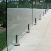 Rampe en verre moderne Prima pour balcon ou piscine, balustrade en verre sans cadre, rampe en verre