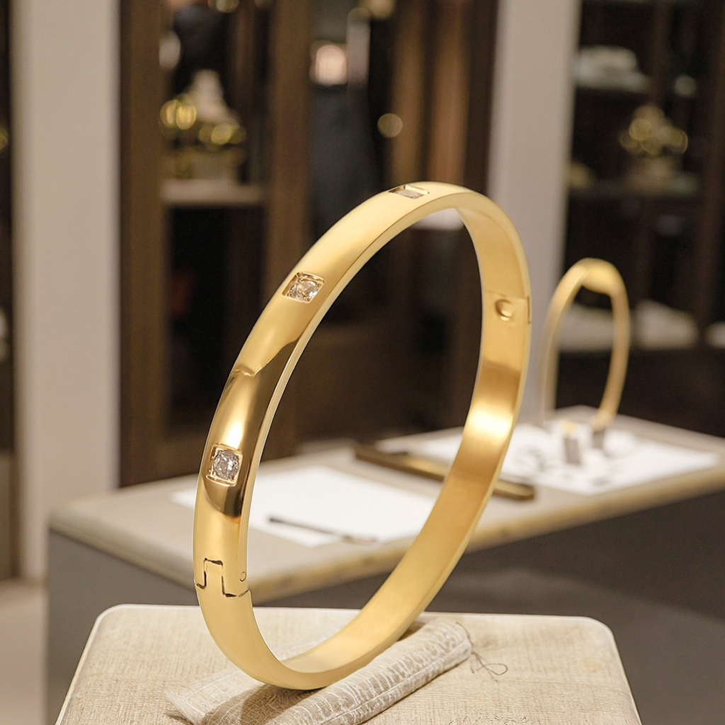 How to Choose the Best Roman Bracelets for Women: Buying Guide