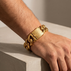 Bracelet cubain large et massif martelé plaqué or 18 carats en acier inoxydable 316L hypoallergénique avec fermoir boîte texturé pour homme, idéal pour les soirées - Product Image 5