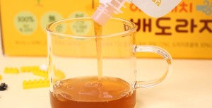 CHUNHONCARE Daily Core HH Bellflower Pear Extract Stick 30 Sachets (300g) for Korean Throat Care and Respiratory Support - Product Image 5