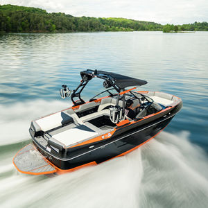 <span class=keywords><strong>Bateau</strong></span> de <span class=keywords><strong>wakesurf</strong></span> en aluminium de luxe personnalisable Kinocean 2025 avec moteur intérieur et usine de support de wakeboard à vendre - Product Image 1