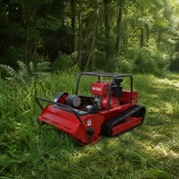 Tondeuse robot télécommandée 4x4, moteur diesel 4 temps 13 CV, chenilles en caoutchouc tout-terrain pour la coupe de l'herbe sur les pentes des vergers