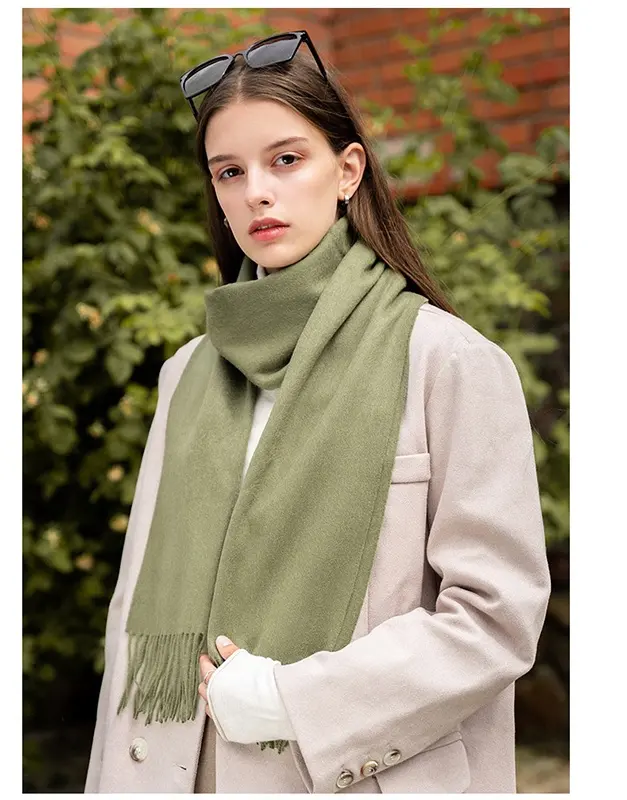 Manufacturer Custom Label Winter Kashmiri Scarf Neckline Warm Knitted Merino Wool Shawl