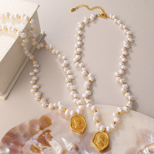 Collier de perles d'eau douce avec pendentif géométrique, chaîne de clavicule, bijoux rétro haut de gamme pour femmes, à porter au quotidien, qualité AA - Product Image 2