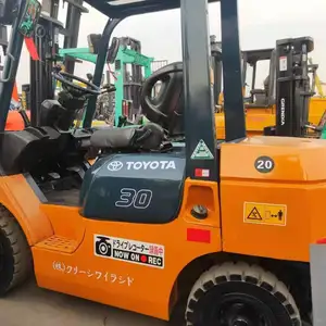 Sử dụng Nhật Bản xe nâng 1.5ton 2.5ton 3 tấn toyot một 7F xe nâng DIESEL để bán ở Thượng Hải