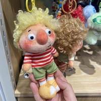 Porte-clés en peluche style mignon, petit garçon aux cheveux bouclés et tacheté, poupée clown, breloque pour machine à griffes, petit cadeau