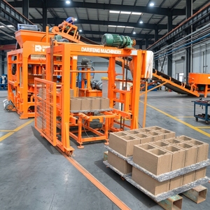 Línea de Producción de Máquinas para Fabricar Bloques de Cemento Huecos QT4-15, Línea de Producción de <span class=keywords><strong>Ladrillos</strong></span> de Cemento para la Construcción - Product Image 1