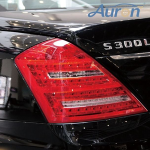 ชุดไฟท้าย LED ดีไซน์สองแถวสุดหรู สีแดง เลนส์ใส ABS สำหรับ Mercedes S-Class W221 (2006-2009) ชุดดัดแปลง Facelift - Product Image 1