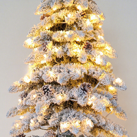 Sapin de Noël artificiel floqué PE de haute qualité avec éclairage LED blanc/clair, 180 cm, pommes de pin, alimenté par piles, pour intérieur