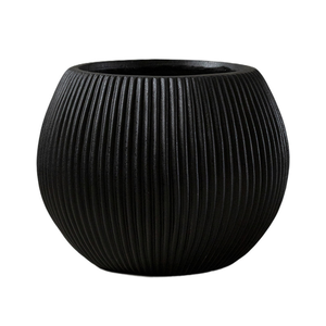 Vase de sol contemporain en plastique HDPE Fleid - Durable, léger, réutilisable, écologique, résistant à la décoloration, à large ouverture, incassable, de haute qualité - Product Image 2