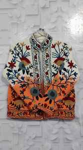 Chaqueta suzani tie-dye atractiva con bordado a mano, chaqueta larga suzani para mujer, estilo bohemio, gitano, crewel, para primavera y festivales. - Product Image 5