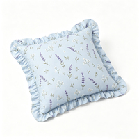 Housse de coussin décorative 100 % coton bleu pâle à imprimé floral lavande avec volants pour canapé, chambre à coucher, décoration intérieure – Vente en gros
