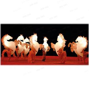 Costumes gonflables blancs de marcheur d'échasses de marche de corps complet/marionnette <span class=keywords><strong>gonflable</strong></span> de <span class=keywords><strong>licorne</strong></span> pour des accessoires de parade - Product Image 3