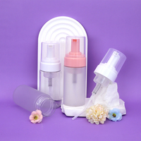 Vente flash - Bouteille ronde en PET colorée avec tête de pompe blanche pour emballage cosmétique