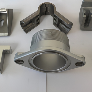Pièces de pompe en aluminium moulé sous pression durables, traitement avec <span class=keywords><strong>peinture</strong></span> <span class=keywords><strong>antirouille</strong></span> et usinage CNC, service de composants de précision - Product Image 4