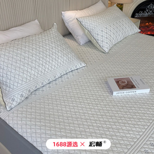 Hongchang Ice <b>Silk</b> Cooling Mattress Pad Set 1.2m 1.5m 1.8m Summer Bedding Light Luxury Style - Product Image 1