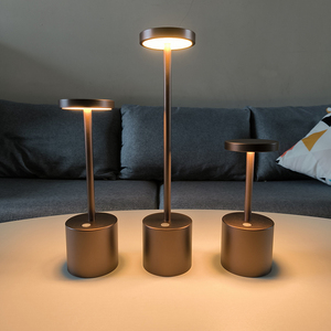Modern otel tarzı <span class=keywords><strong>USB</strong></span> şarj edilebilir <span class=keywords><strong>LED</strong></span> lamba masa lambası alüminyum akülü masa lambası restoran kullanımı için altın gümüş siyah - Product Image 6