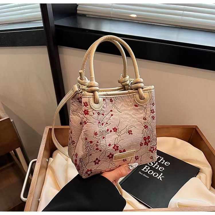 โกลเด้น