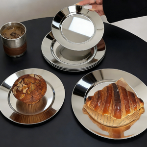 Assiettes de service rondes en acier inoxydable avec logo personnalisé, compatibles lave-vaisselle, empilables, pour hôtels, restaurants, mariages et traiteurs - Product Image 5